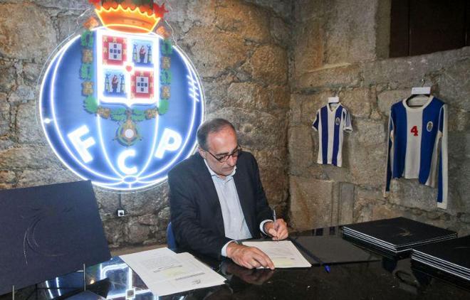 而更令人振 而更令人振