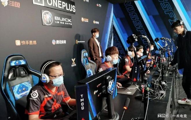 时刻沉着应 时刻沉着应